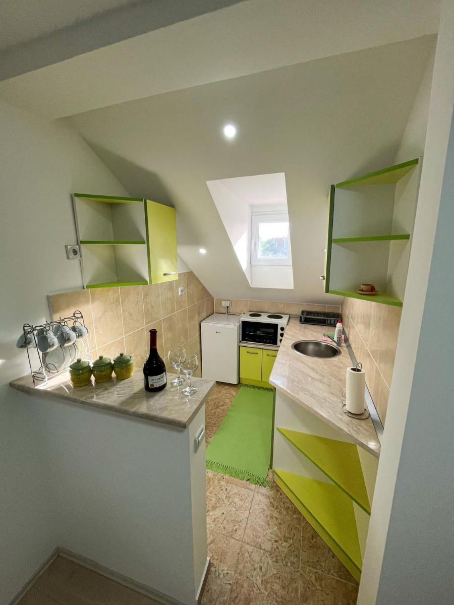 Djokić 2 sa bazenom - Housity