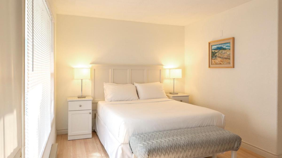 The Village Motel - Housity