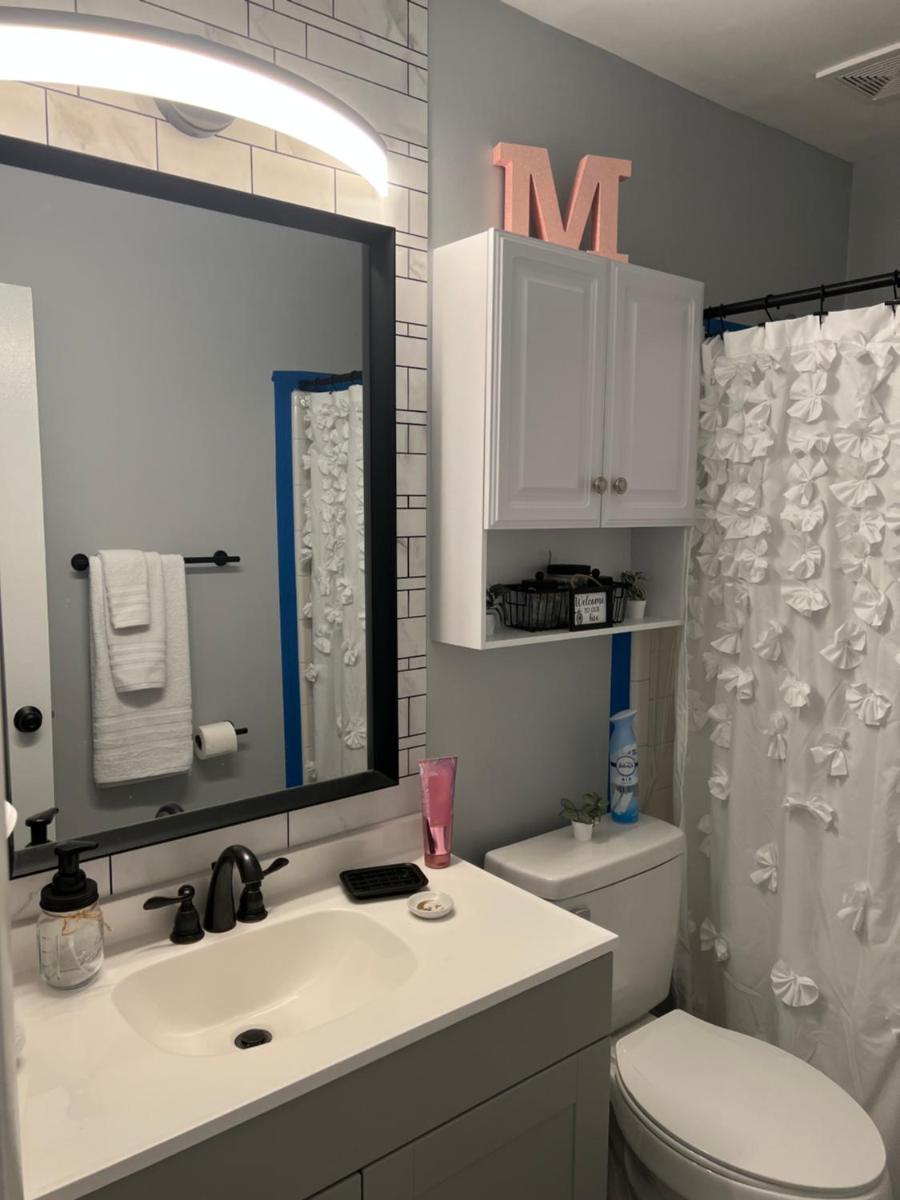 Adorable Condo in Heart of Williamsburg! - Housity