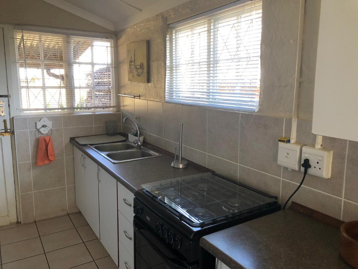 Featherfield Guest Cottage - Housity