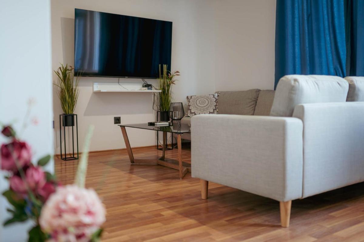 Luxury Art 4 Apartment - Housity