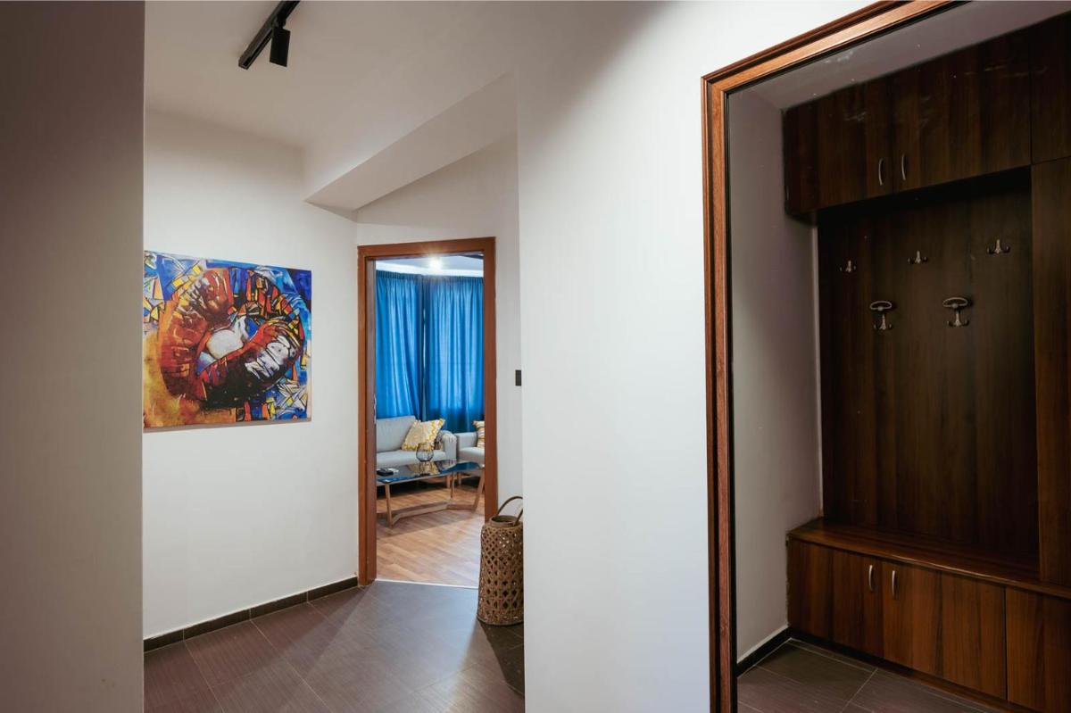 Luxury Art 4 Apartment - Housity