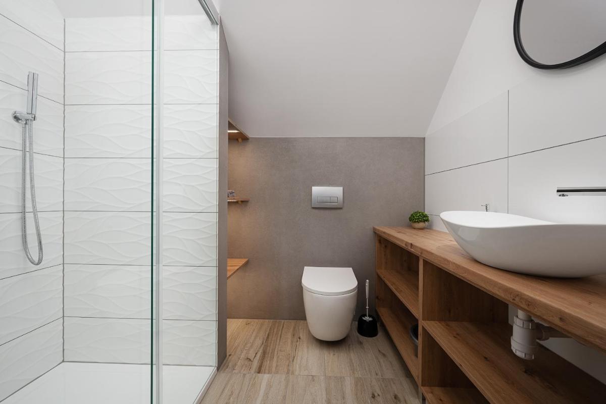 Róża Bałtyku - Apartamenty i Pokoje - Housity