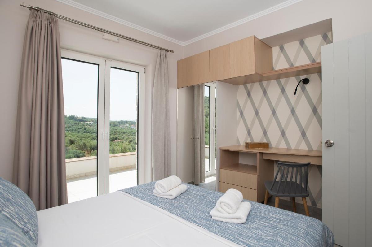 ALMA HILLS Gialova - Housity