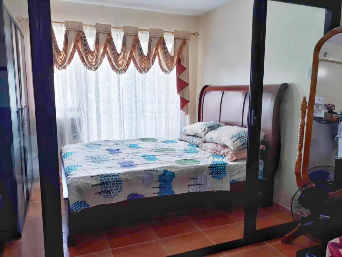 Condo with wifi in One Oasis CDO - Housity