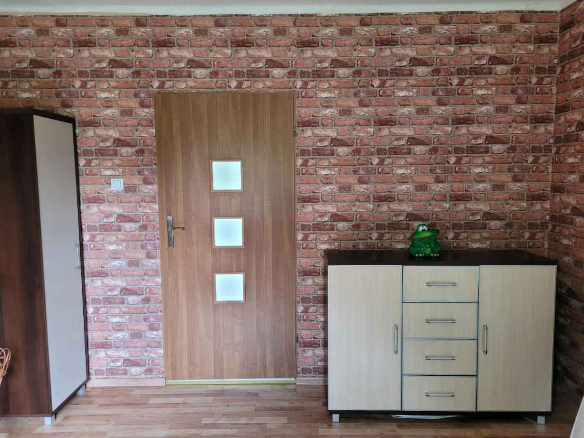 Wiejski Relax pod "Żelaznym szlakiem" - Housity