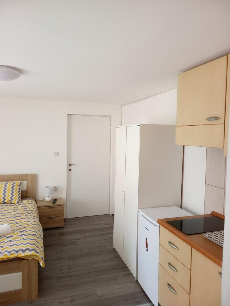Studio Bobby - Housity
