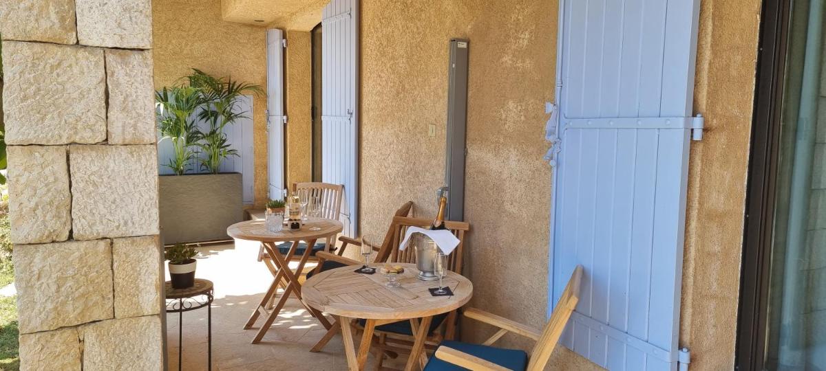 Loup Castel Boutique Hotel B&B - Housity