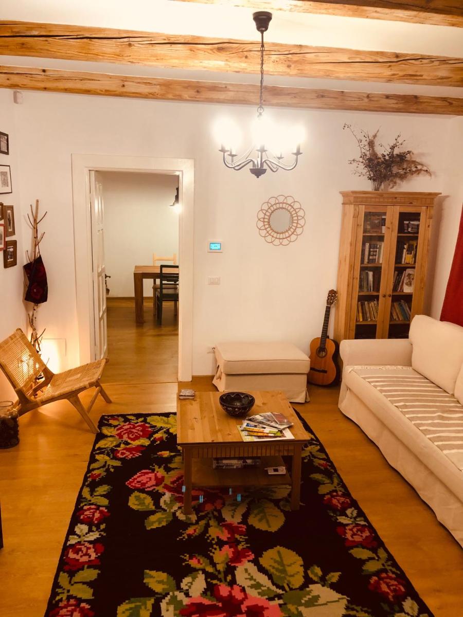 Casa bunicilor - Housity
