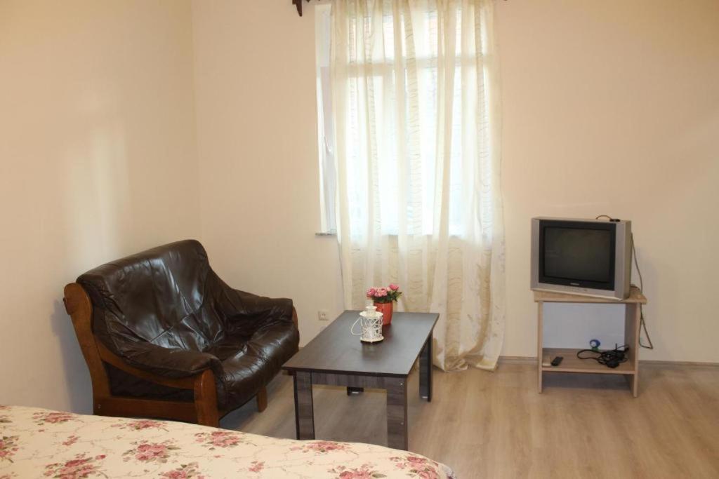 Iren Apartment - Housity