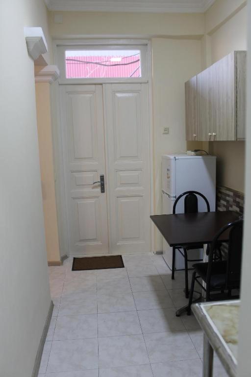 Iren Apartment - Housity