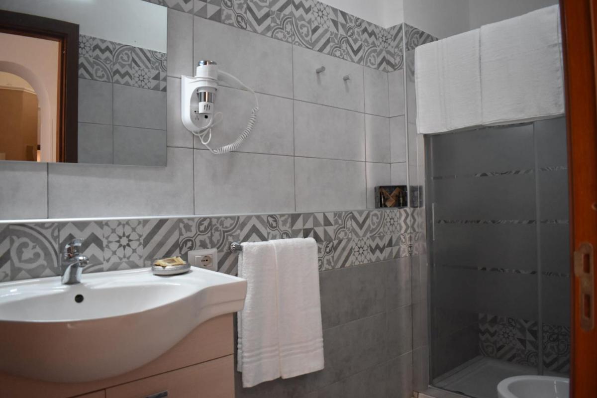 SamEle Bed and Breakfast - Housity
