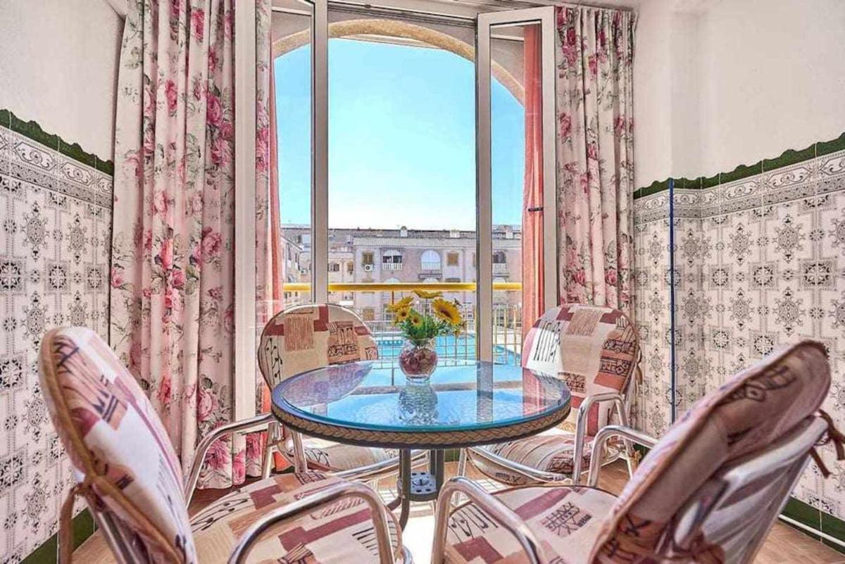 Suitetrails - Espanhouse Valencia Apartment with pool view in Torrevieja