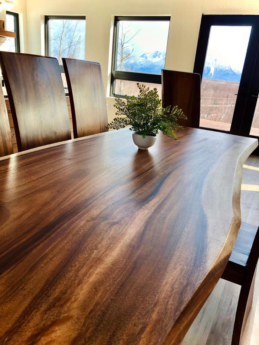 Luxury Living at The Eagles Perch Palmer AK - Housity