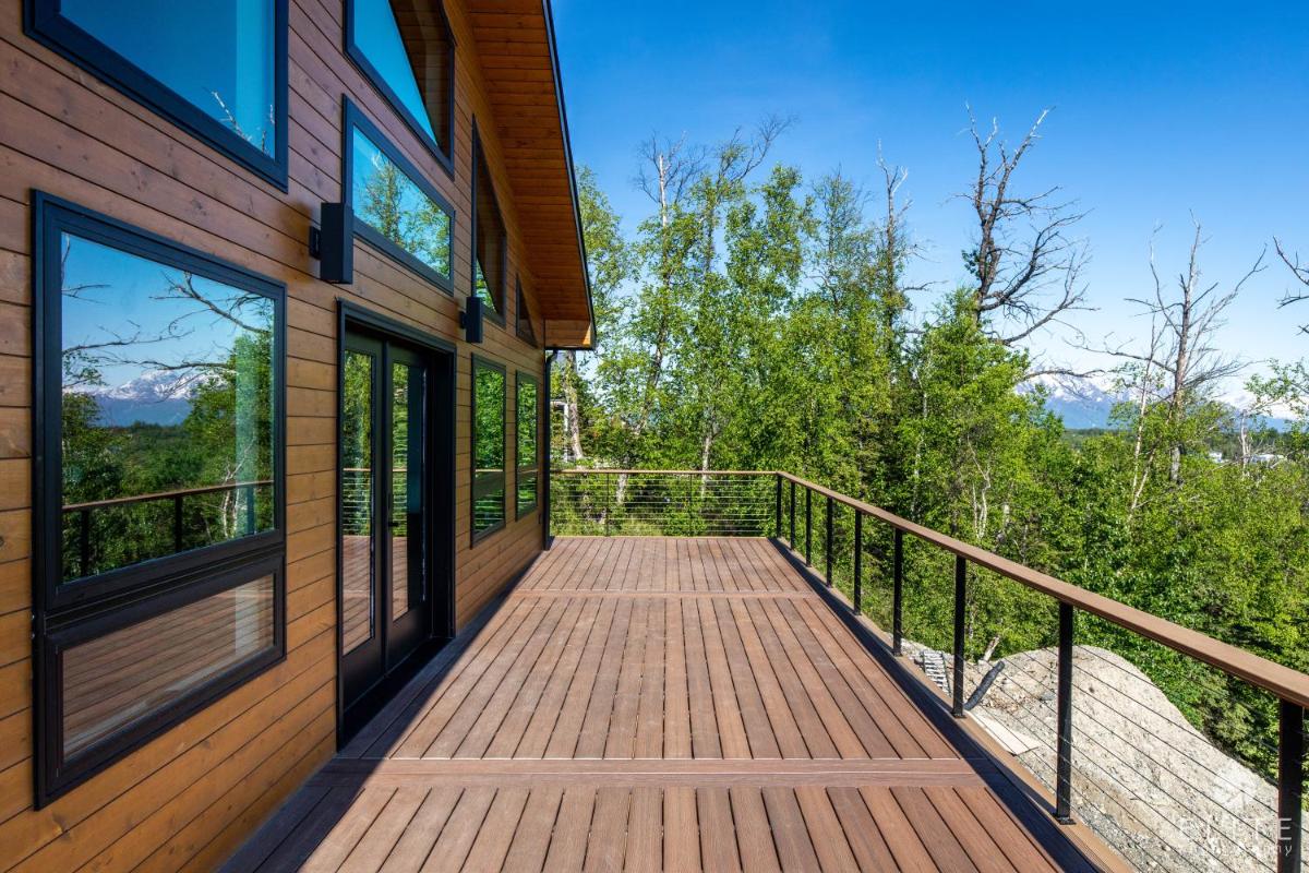 Luxury Living at The Eagles Perch Palmer AK - Housity