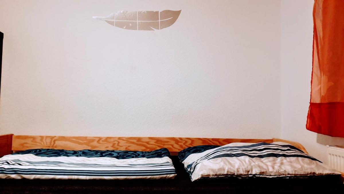 Budget rooms in Halle with shared bathroom, Free WiFi, Netflix & iPad - Housity
