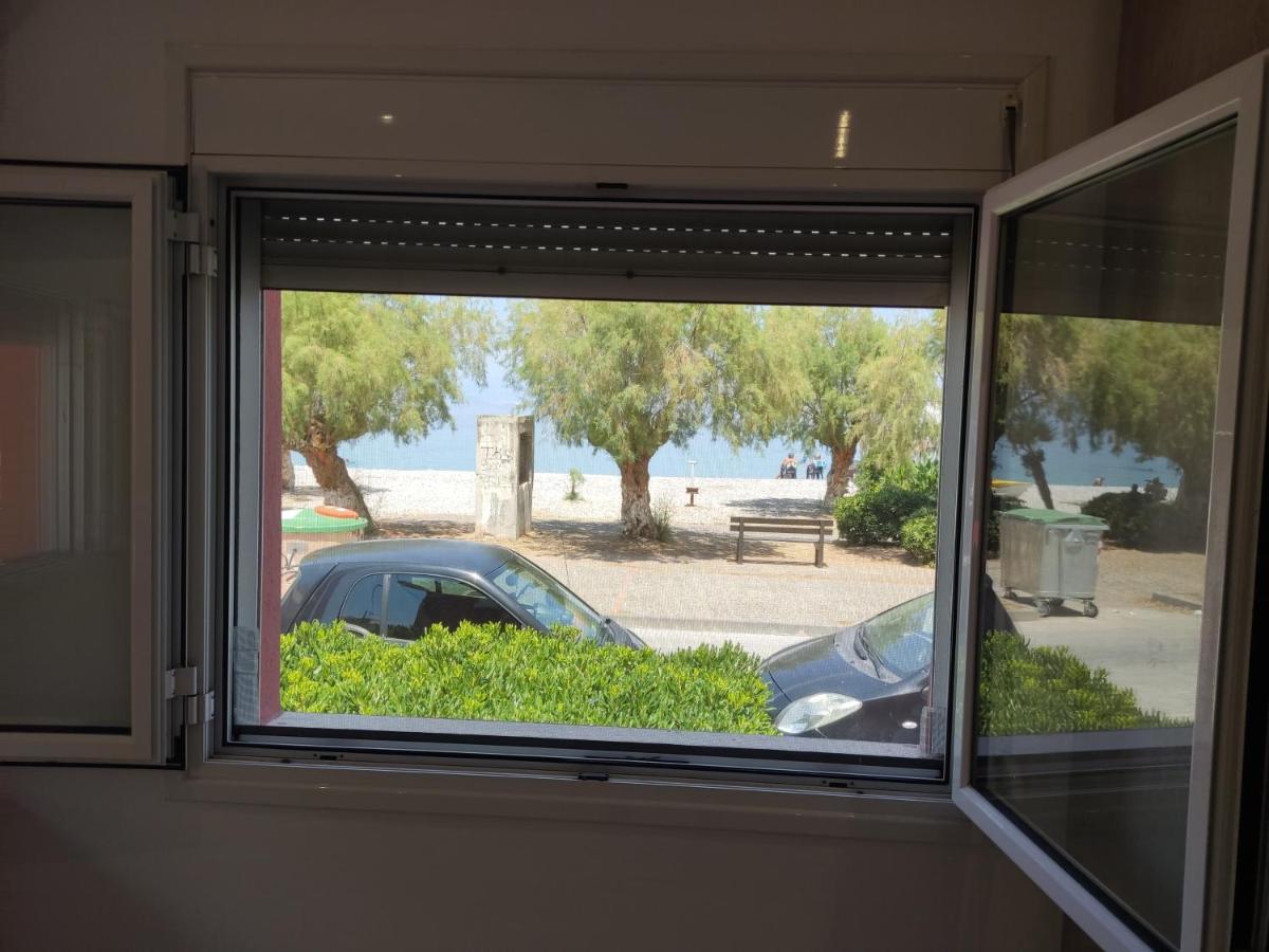 ΚΙΑΤΟ-Πευκιας Μονοκατοικία γωνιακη με αυλη δίπλα στην θάλασσα - Housity