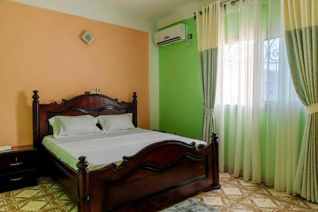 Lovely 1 - Bedroom rental unit with Free parking - Housity