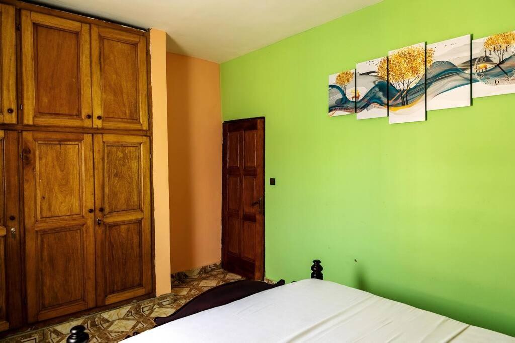 Lovely 1 - Bedroom rental unit with Free parking - Housity