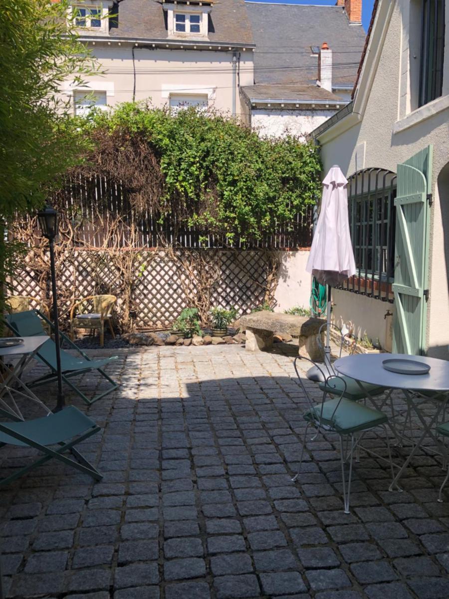 La cour des remparts - Housity
