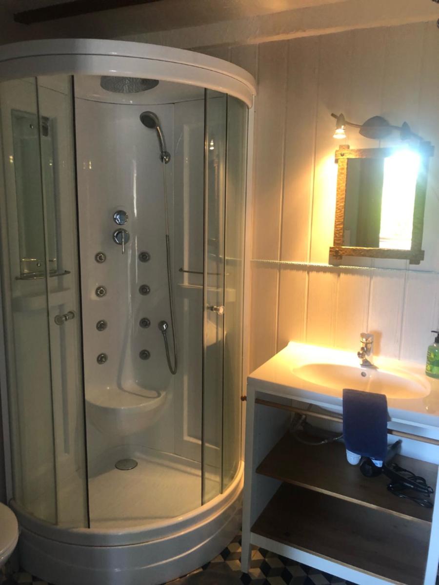 Au Clair de la Pierre - Chambres d'hôtes - Housity