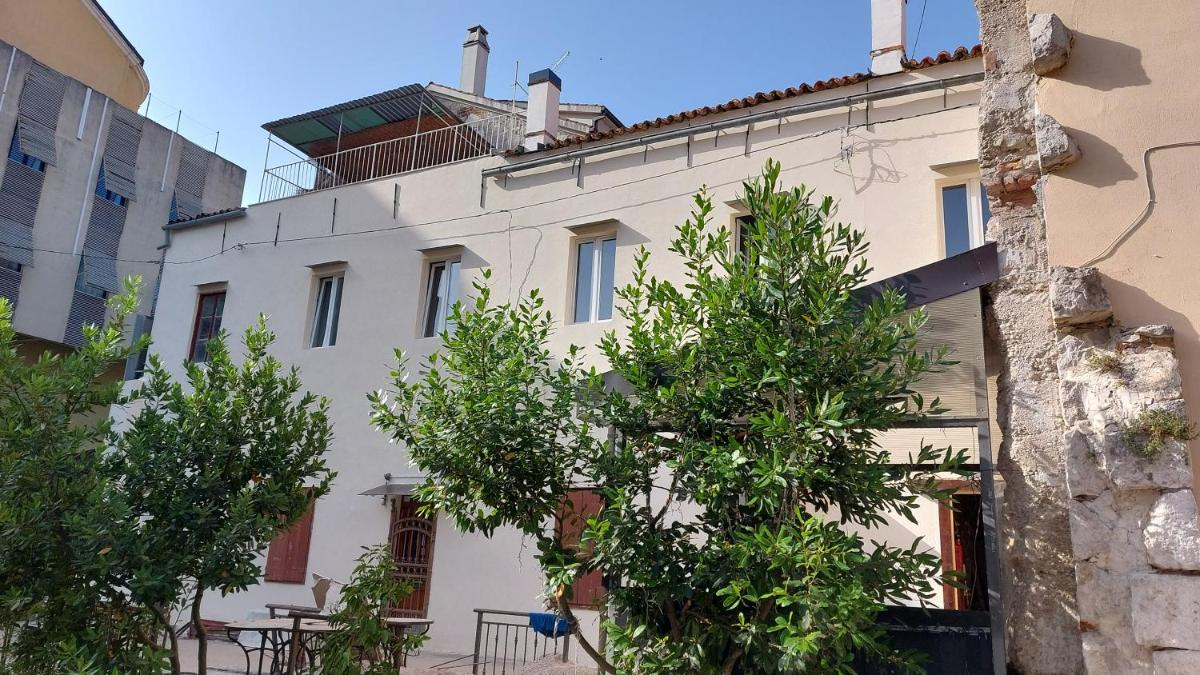 R&E Apartment - Housity
