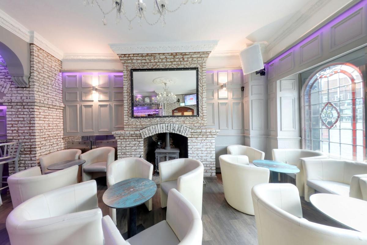 The George Hotel - Housity