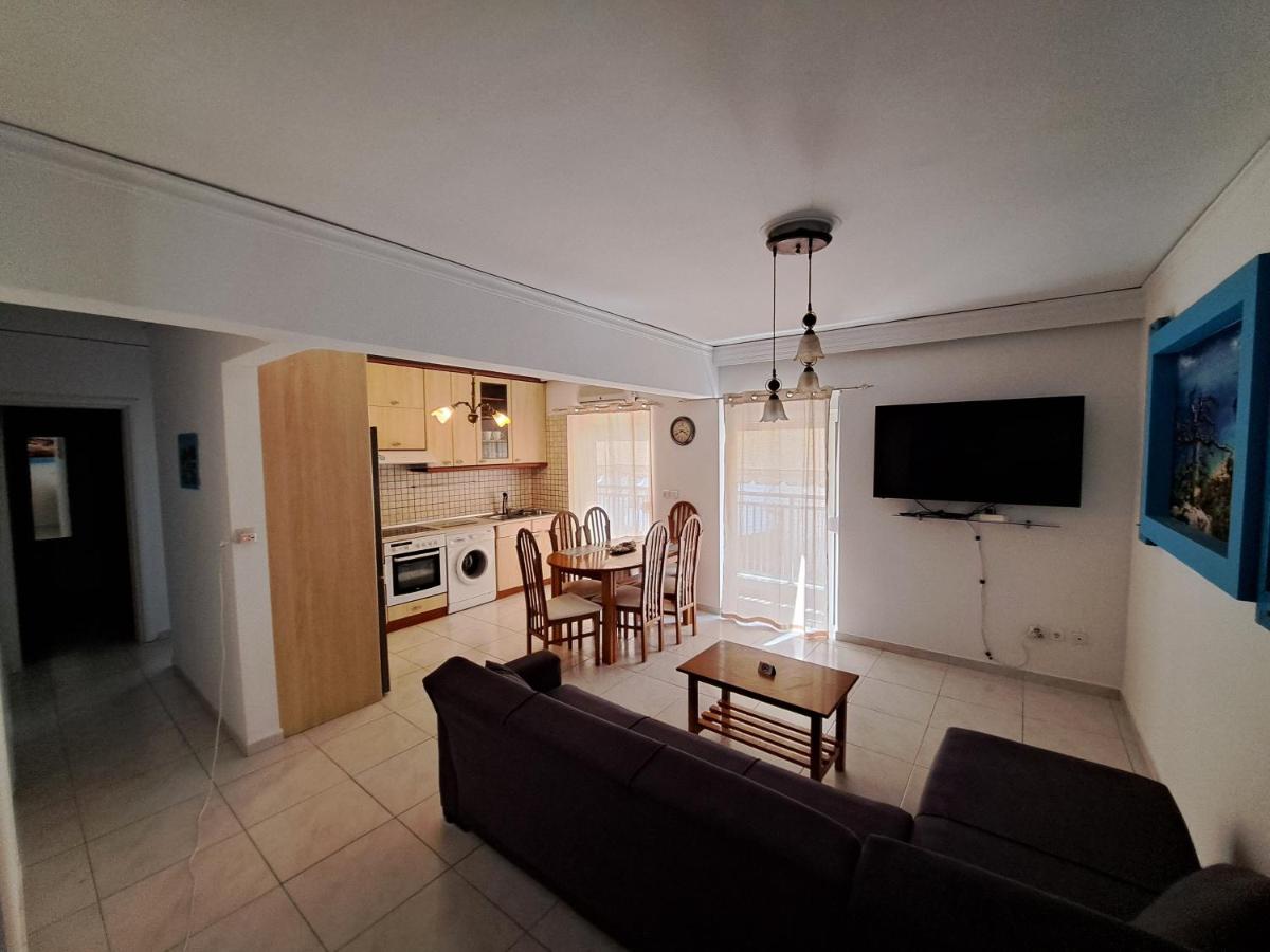 Periklis House - Housity
