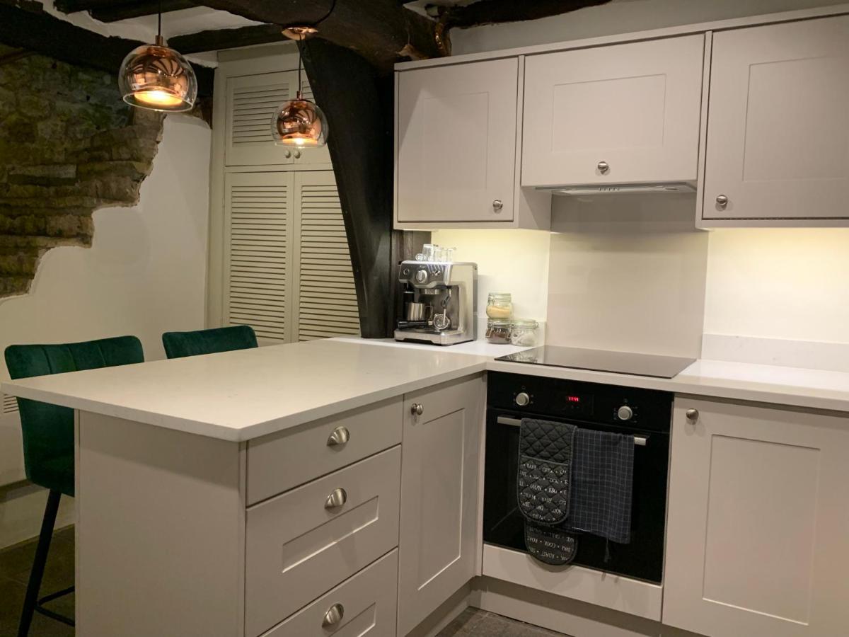 Historic Grade II Listed Homely Cottage - Housity