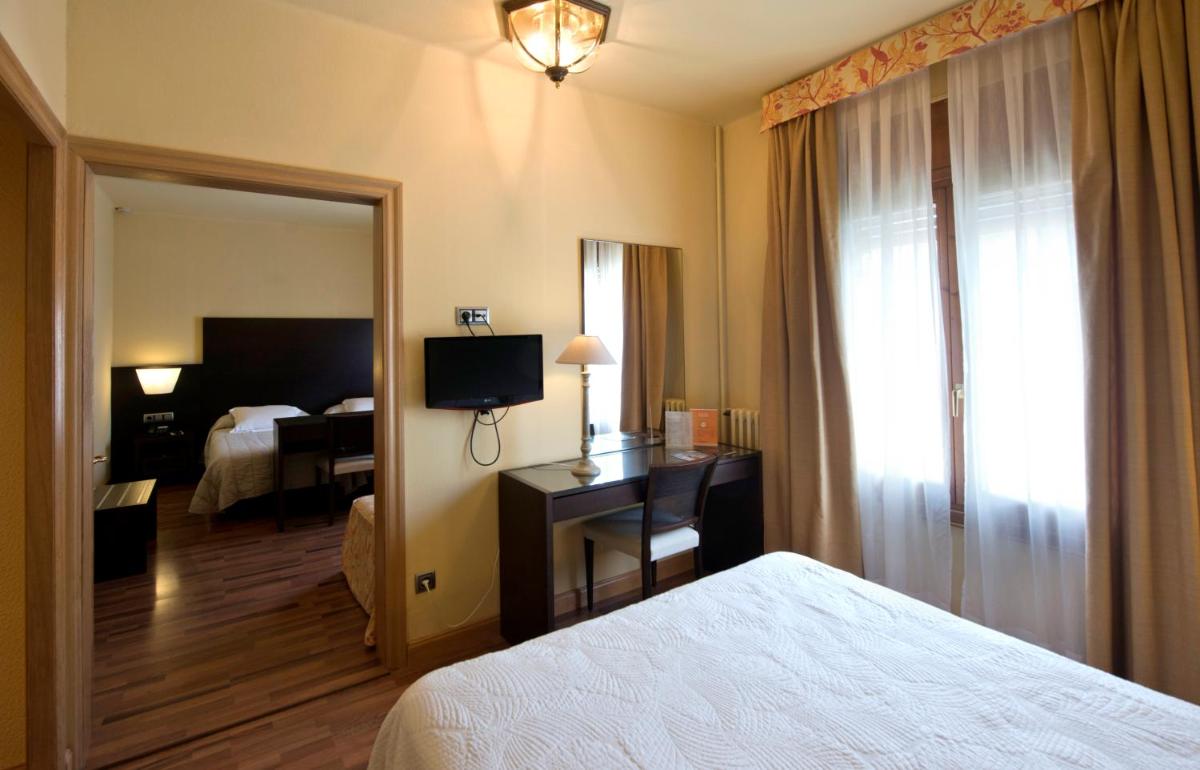 Cama o camas de una habitación en Hotel Restaurant Pessets & SPA