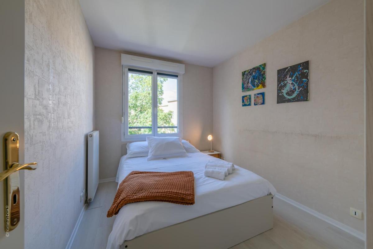 Le Mail 2 - Fairytale Factory - Housity