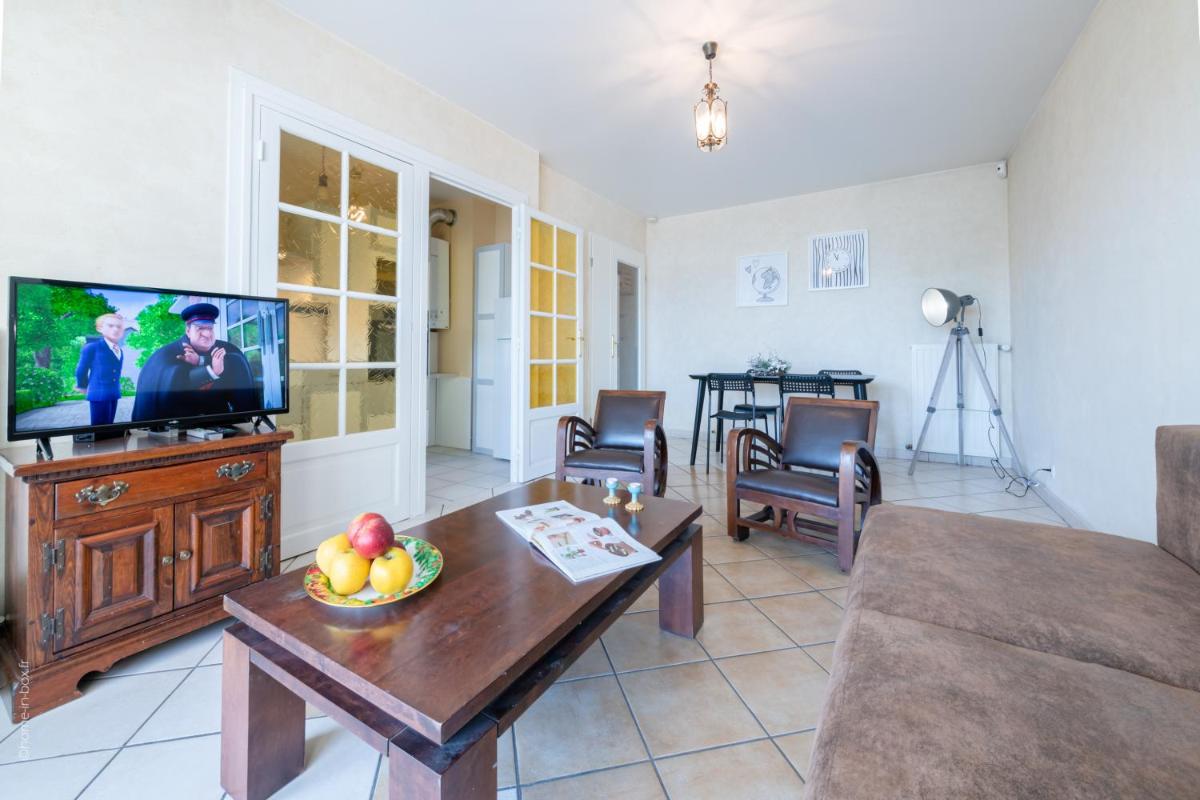 Le Mail 2 - Fairytale Factory - Housity