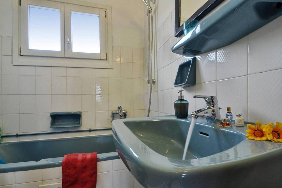 Dassia House - Housity