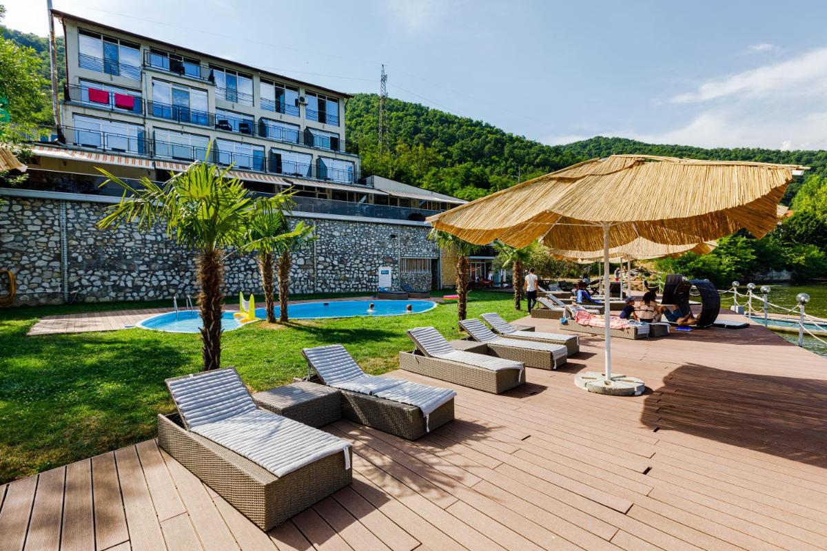 Pensiunea Decebal Resort - Cazanele Dunarii - Housity