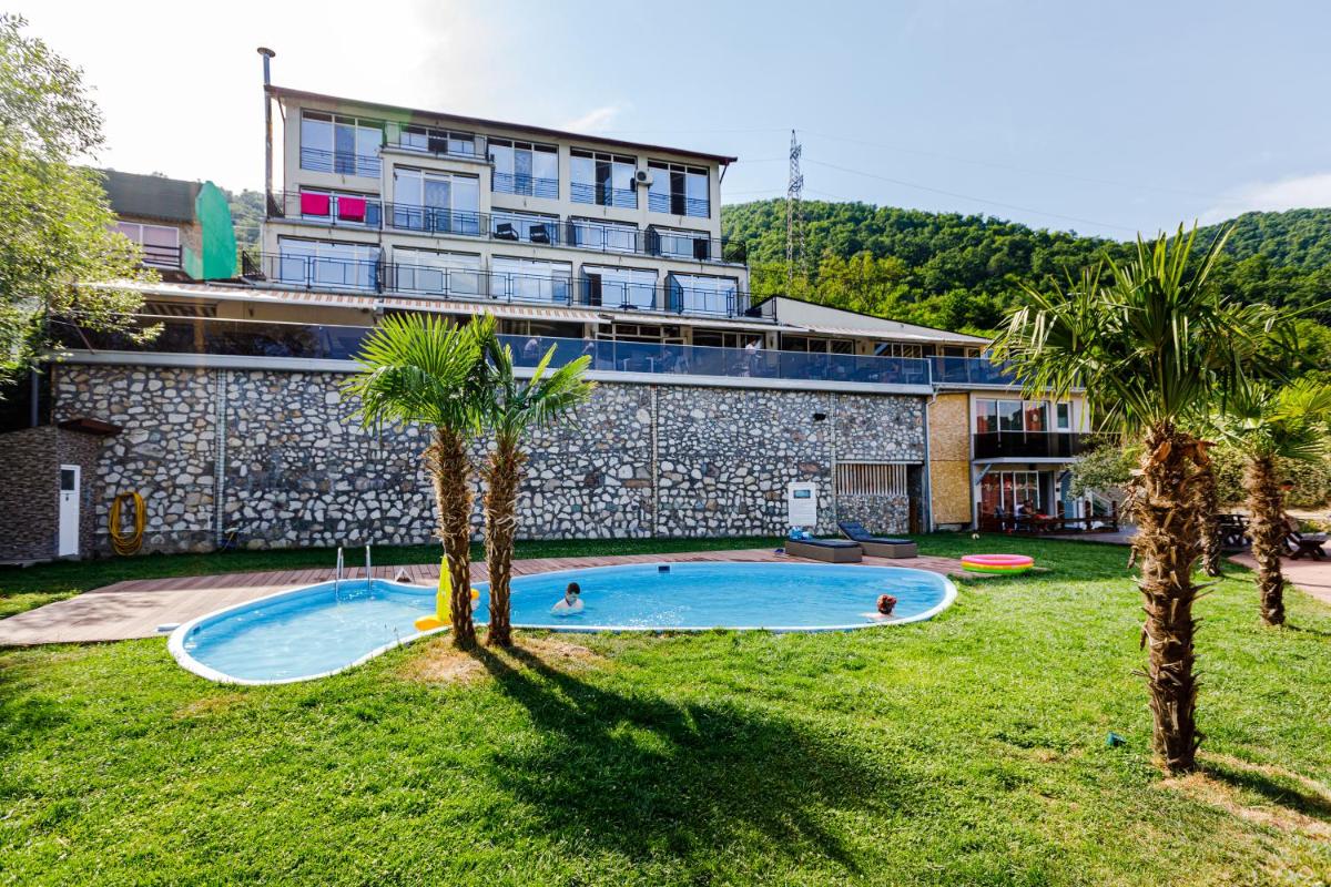Pensiunea Decebal Resort - Cazanele Dunarii - Housity