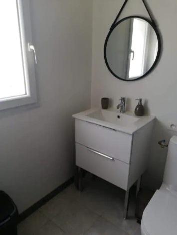 Jolie chambre / studio avec jardin et piscine - Housity