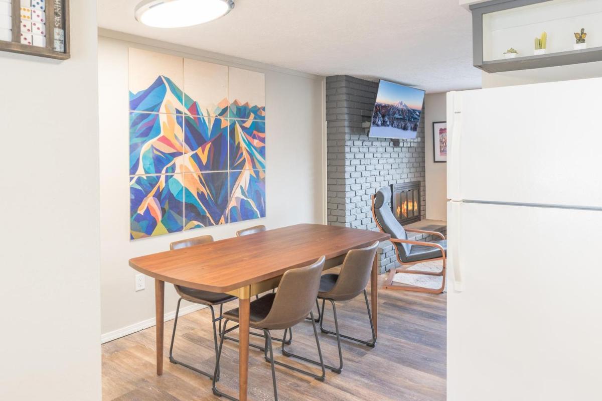Thurston Retreat - Housity