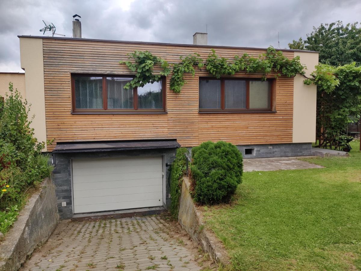 Domek s terasou - Housity