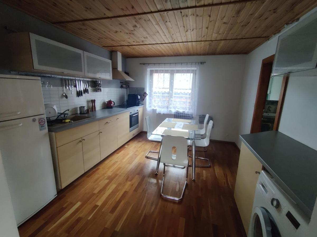 Domek s terasou - Housity