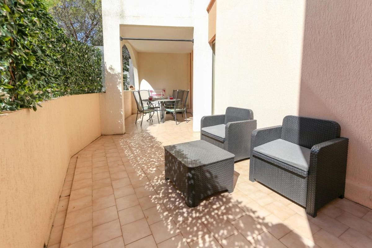 Suitetrails - Apartment with AC Terrace Parking and Pool - BENAKEY