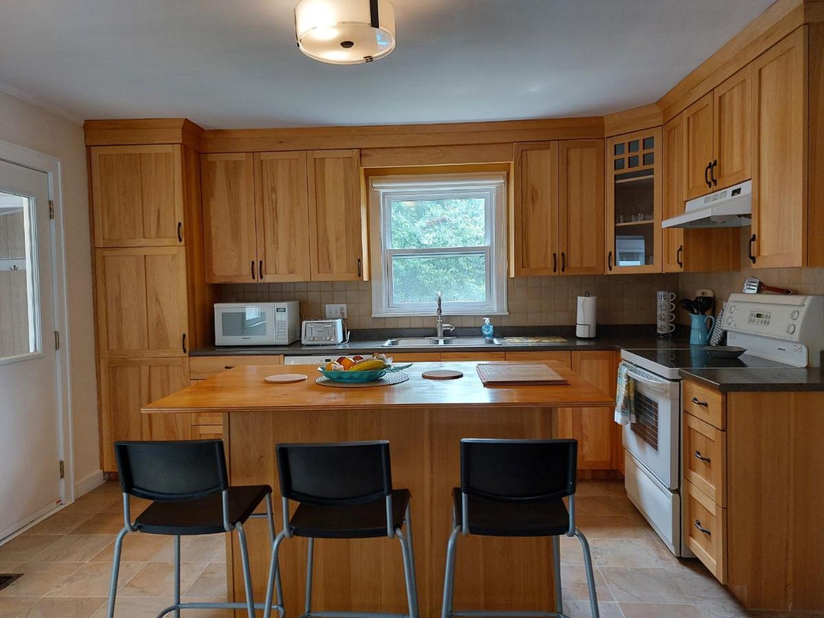 Shediac Vacation Home - Housity