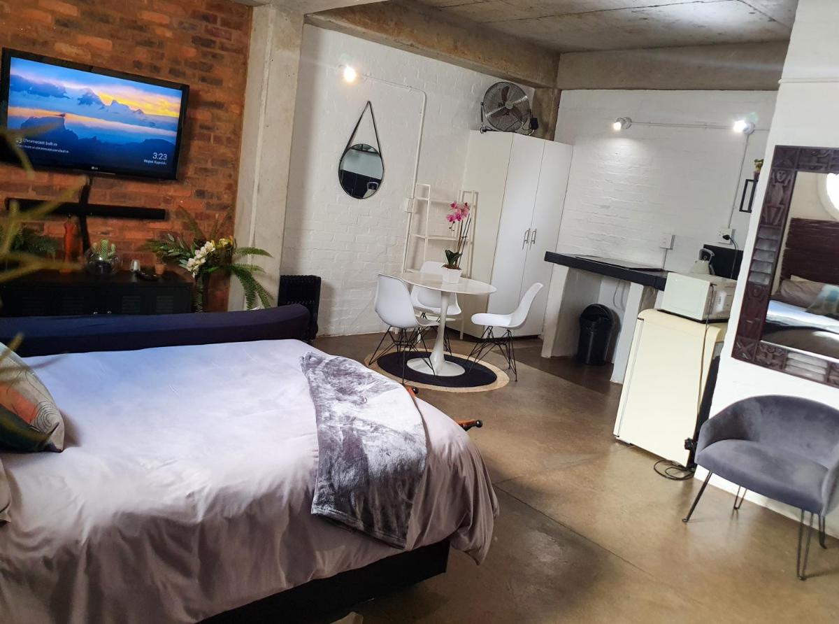 Craftsmen's ship Maboneng, Apartment - Housity