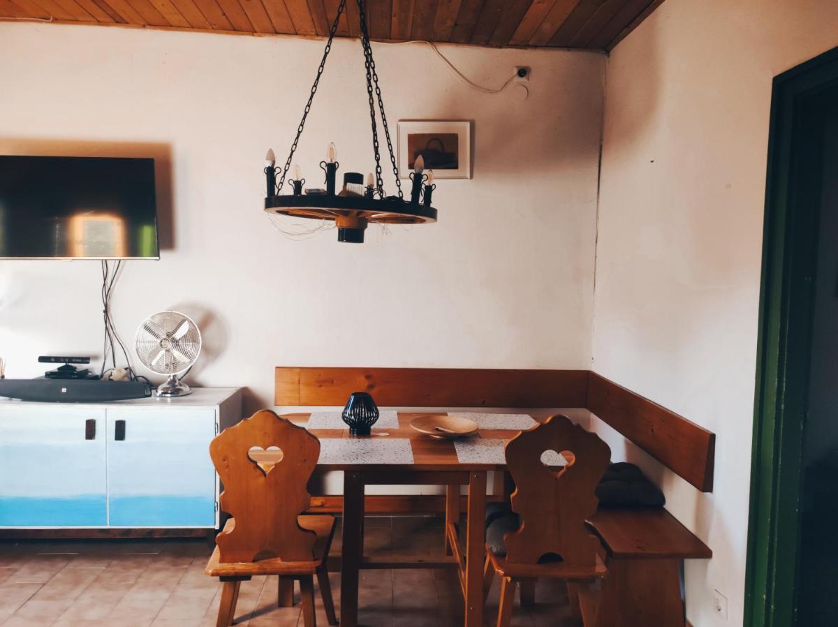 ZMRD, Búzavirág Guesthouse - Housity