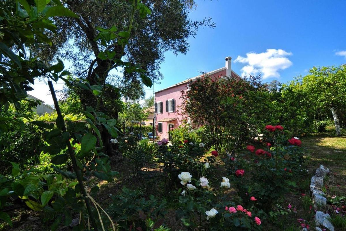 Dassia House - Housity