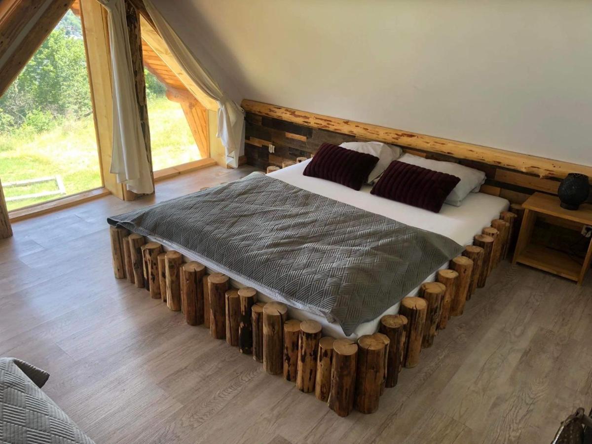 Rochowa Buznica - Housity