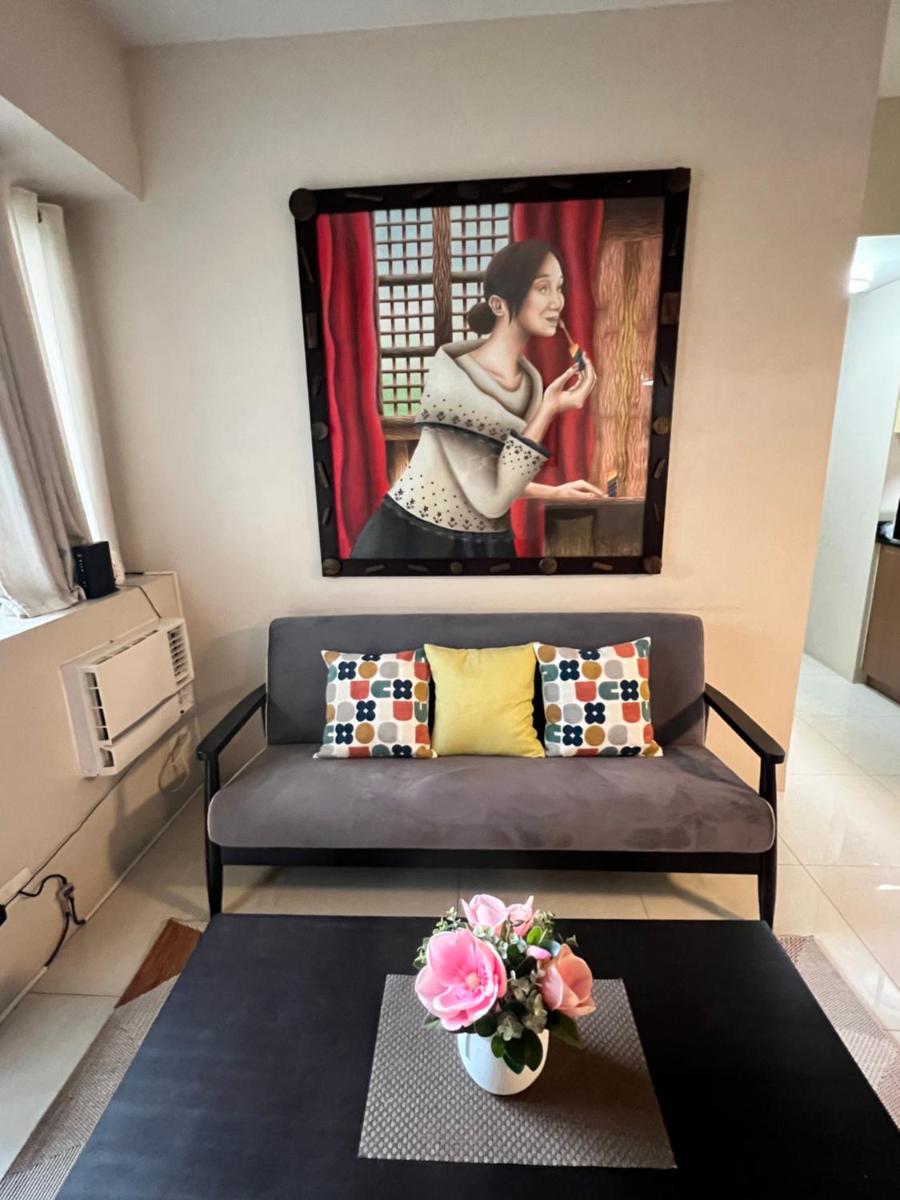 Resorts World Condo - Housity