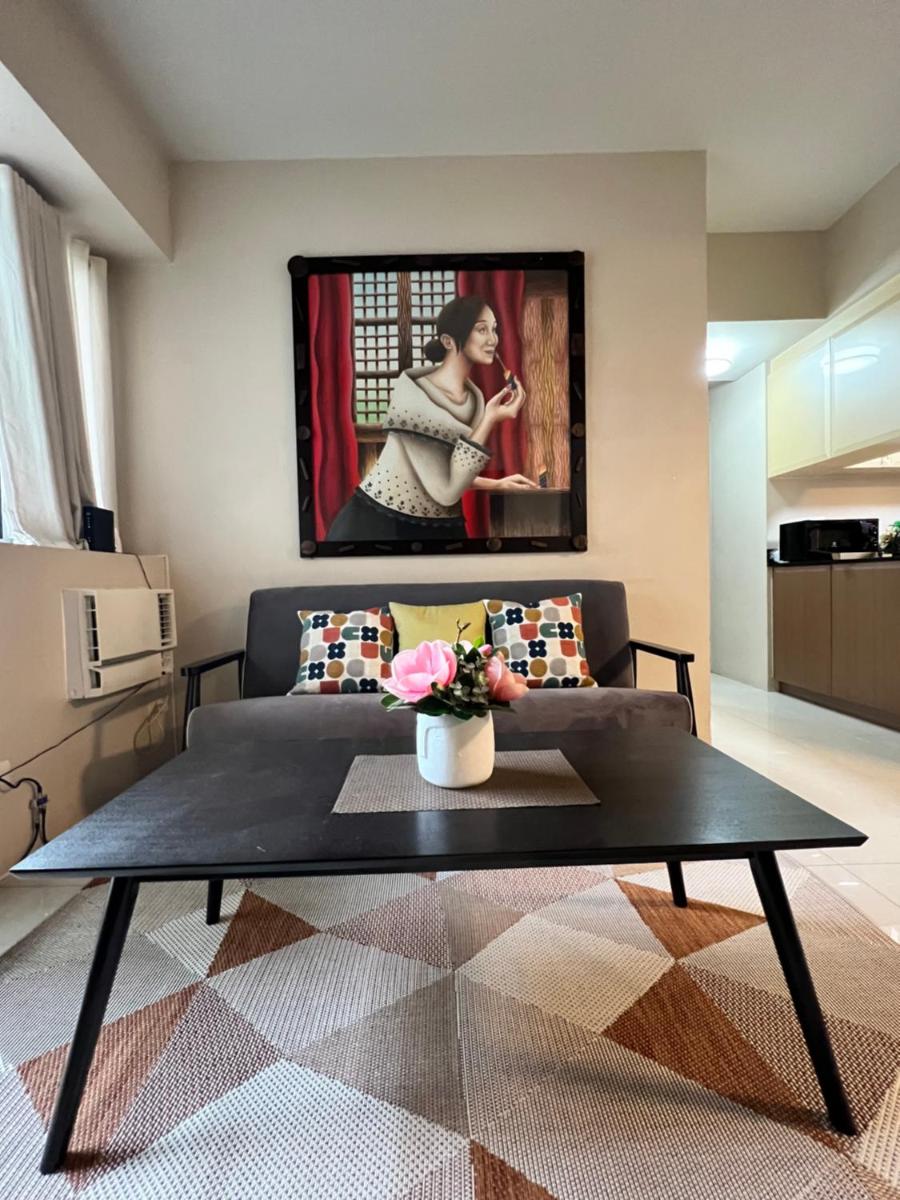 Resorts World Condo - Housity