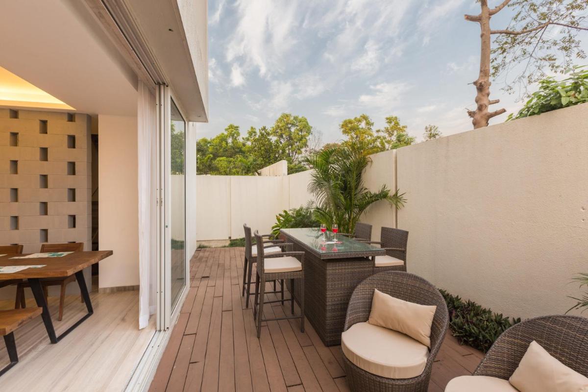StayVista's Cascades - Mountain-View Villa with Pool, Deck & Balconies - Housity