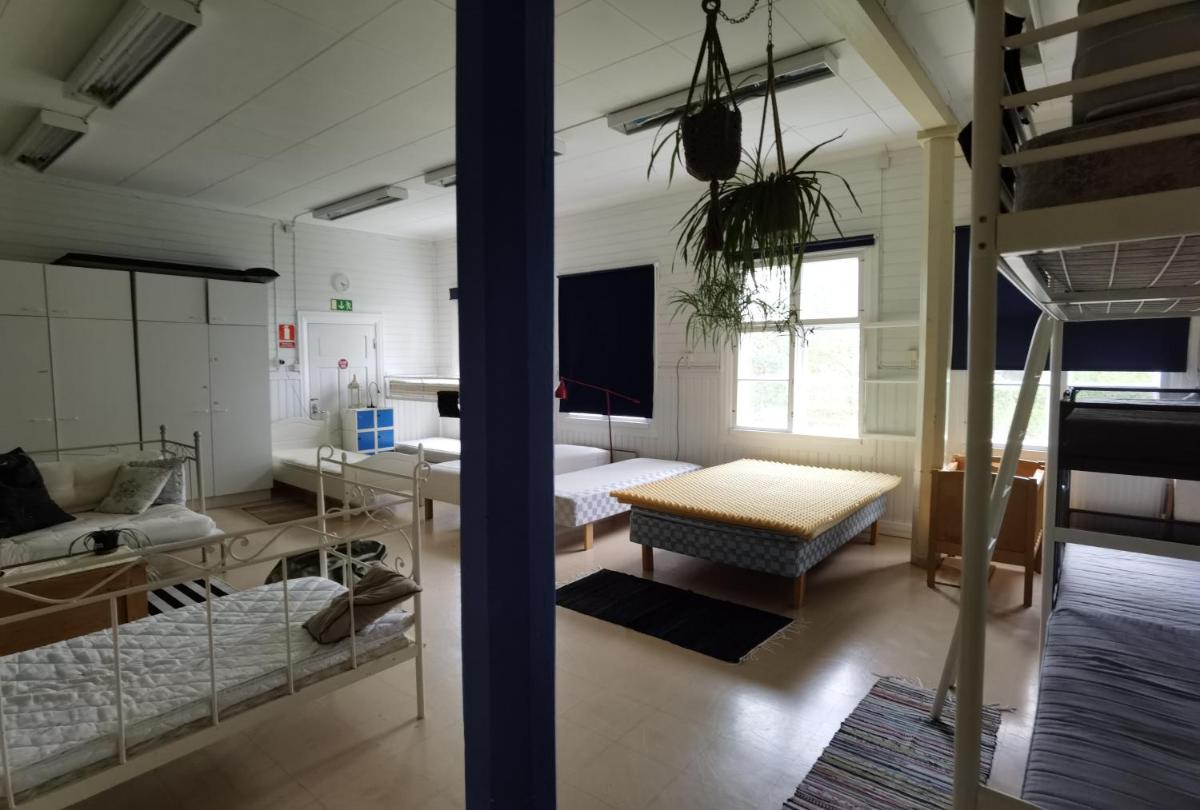 Shared Gaming Dormitory at former Finnish School - Housity