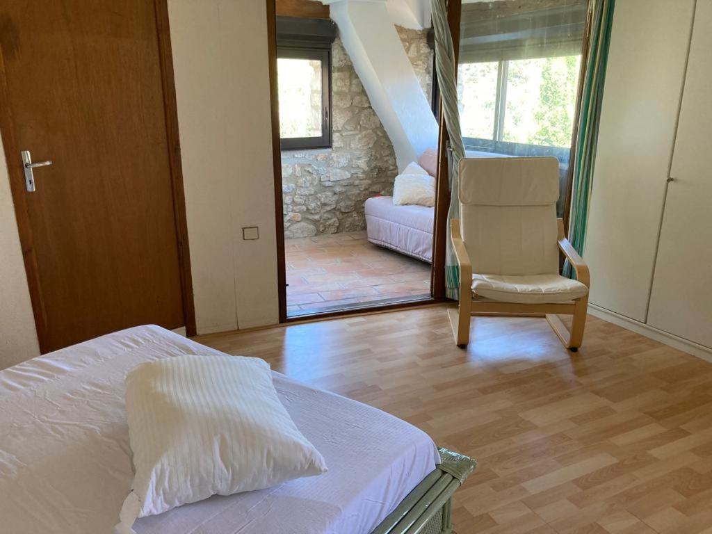 Stone house in the medieval village of Montclus (Gard) - Housity